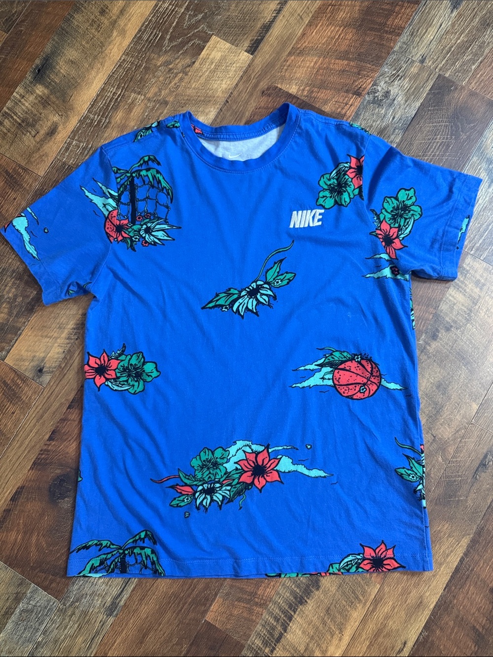 Nike The Nike Tee Tropical Floral Basketball Graphic T-Shirt Men’s Medium Blue